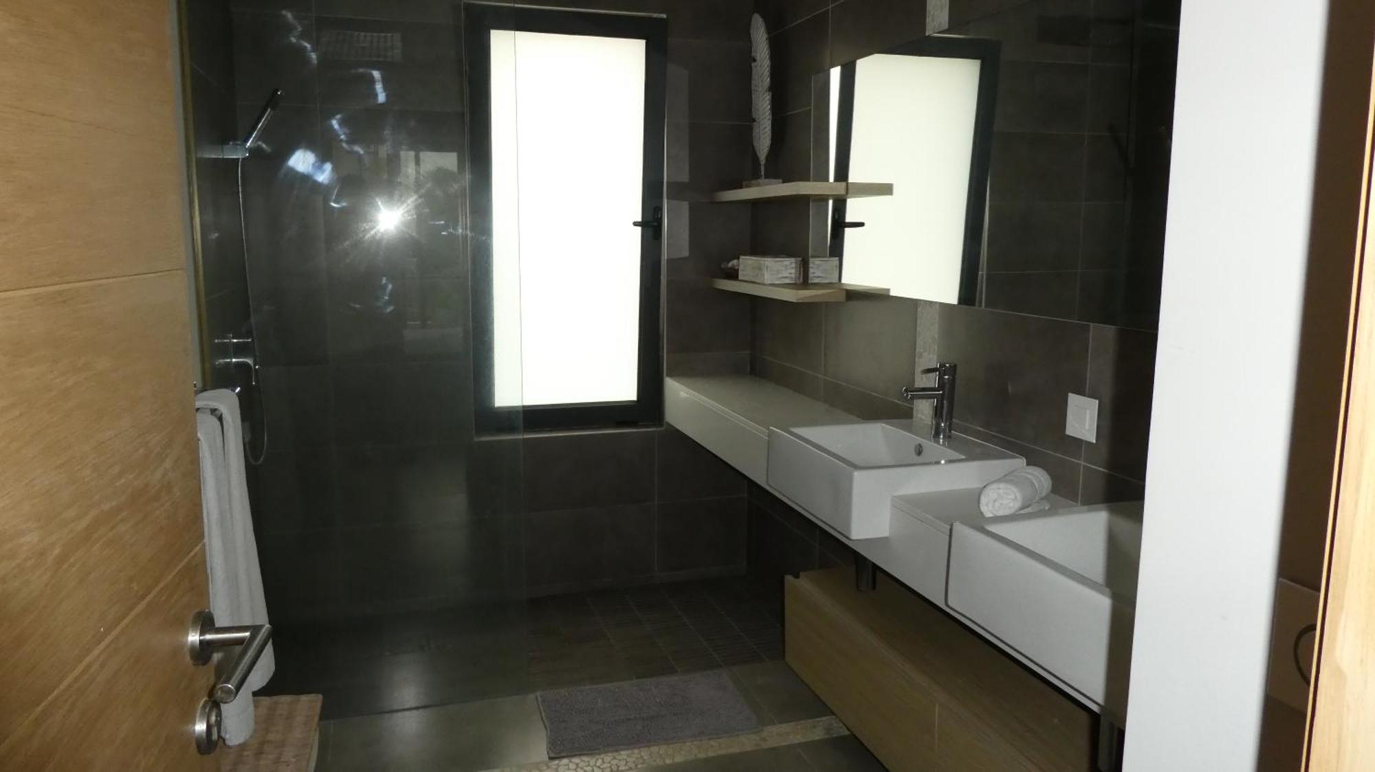 גראנדה באיה Appartement Le Dauphin Du Lagon Bleu - Plages De Mont Choisy Et De Trou Aux Biches מראה חיצוני תמונה